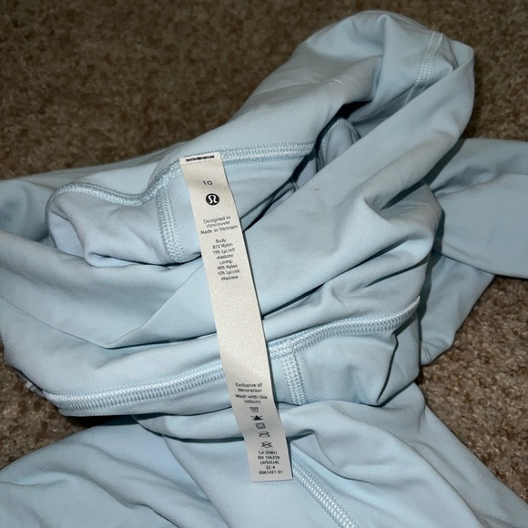 lululemon Align™ High-Rise
Pant with Pockets 25" powder blue - Picture 5 of 6